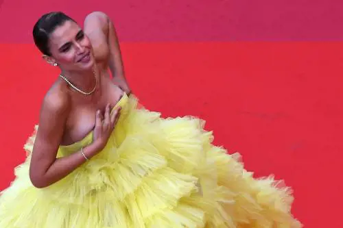 Fernanda Liz porta il sole a Cannes
