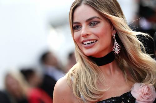 Margot Robbie nuota a Cannes