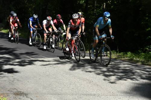 Giro d'Italia, Benedetti vince la 12a tappa. Jan Polanc nuova maglia Rosa