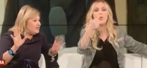 Lite in diretta su Rai Uno tra la Setta e la Bruzzone