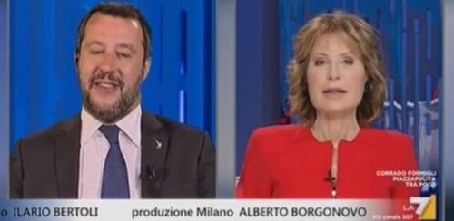 Gruber punge Salvini: "I fiori non sono arrivati". E lui: "Porti pazienza"