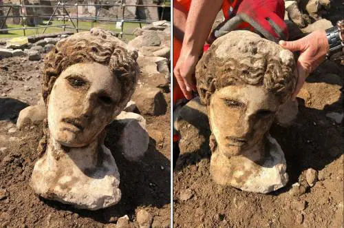 Fori Imperiali, dagli scavi riemerge una testa femminile