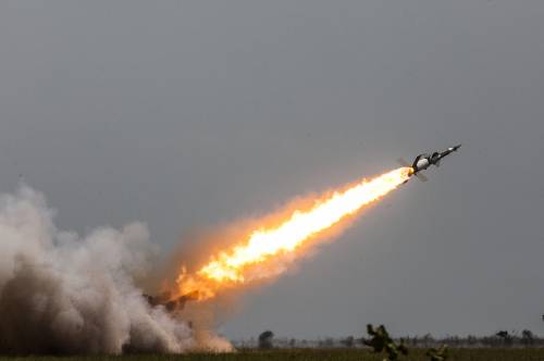La Russia ora sfida l'America: razzi a testata elettromagnetica