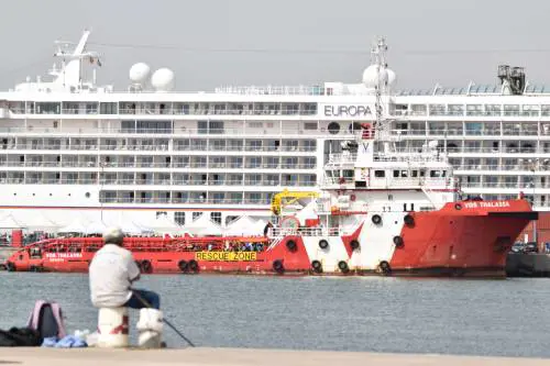 I migranti sbarcano in Italia? Per i giudici è legittima difesa