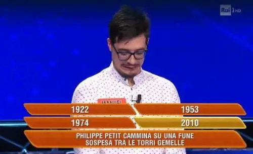 Clamorosa gaffe a L'eredità. Pure Flavio Insinna sgrana gli occhi