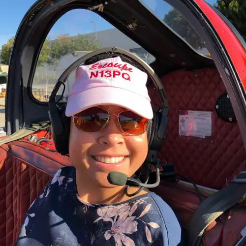 Jessica pilota gli aerei senza le braccia