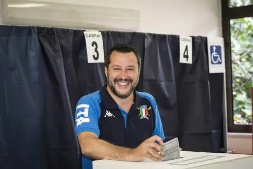 Sondaggi, Lega in calo. Ma gli italiani vogliono il voto