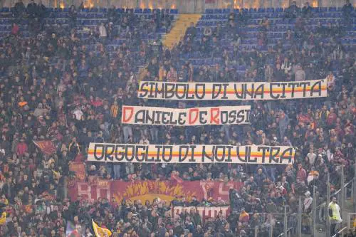 L'Olimpico ai piedi di Daniele De Rossi: gli scatti dell'ultima del capitano