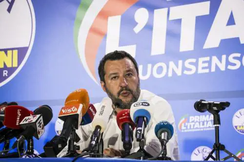 Boom Carroccio al 33% e il centrodestra sale. Ancora un tracollo M5s