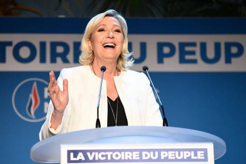 L'incubo della Le Pen: così la superano a destra