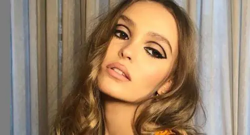 Lily-Rose Depp e quel selfie che ha incantato il web