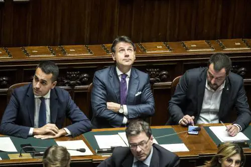 Ora la nuova "pace fiscale" infiamma lo scontro 5s-Lega