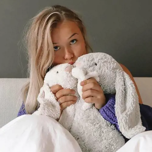 Mikky Kiemeney spopola su Instagram: gli scatti di lady de Jong