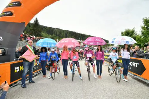 Giro d'Italia, Peters vince la 17esima tappa. Carapaz guadagna su Nibali e Roglic