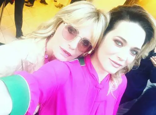 Laura Chiatti e Isabella Ferrari, il selfie insieme piace al web: "Belle davvero"