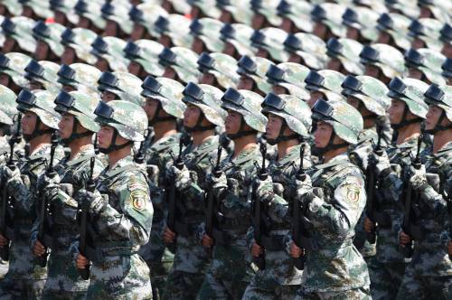 Gli Usa terrorizzati dalla Cina: "Raddoppia l'arsenale nucleare"