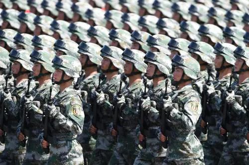 Impara da falchi e coyote: come funzionano le nuove armi cinesi