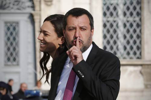 Di Maio incontra Salvini: "È un piacere vederti" 