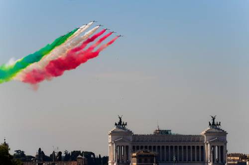 Il suggestivo spettacolo delle Frecce Tricolore 