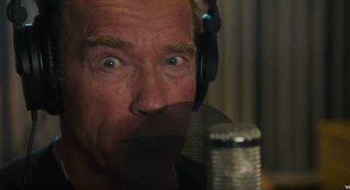 Arnold Schwarzenegger debutta da cantante con un brano rap