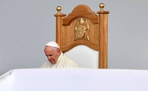 Il papa ai rom: "Perdono per discriminazioni e maltrattamenti"
