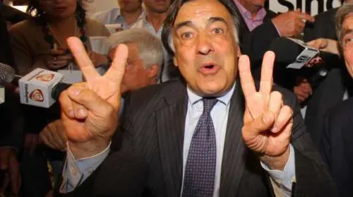 Migranti, Orlando si schiera con le Ong