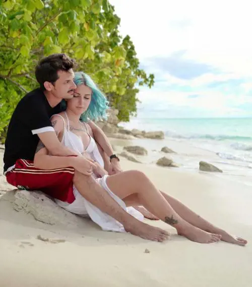 Fabio Rovazzi difende la nuova compagna: "Non sta con me per soldi"