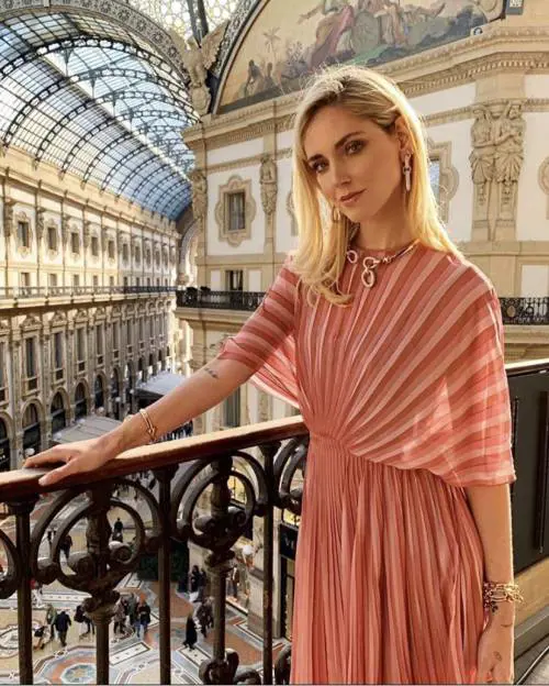"Sembra che ti abbiano dato un pugno in un occhio". La Ferragni nella bufera
