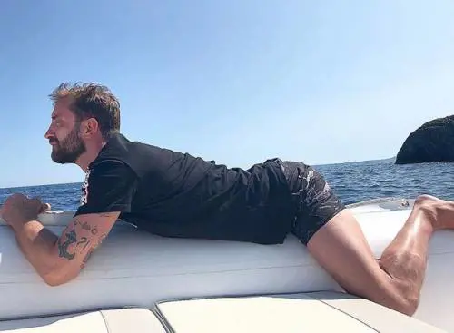 Stefano Corti demolisce il nuovo brano di Bianca Atzei: "Ottimo per gli stitici"