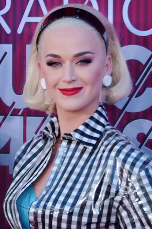 Pace fatta tra Katy Perry e Taylor Swift: dei biscotti mettono fine ad anni di litigi