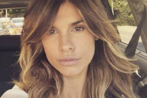 Elisabetta Canalis si toglie il tatuaggio "storico" di Striscia la Notizia