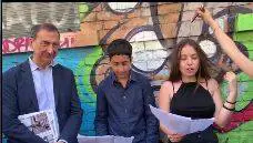 Milano, i ragazzini "le cantano" al sindaco Sala