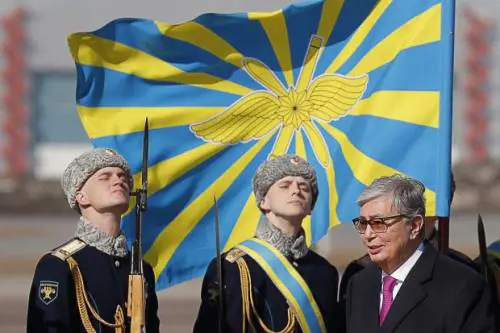 Sette in lizza per il Kazakistan ma il sultano resta Nazarbayev