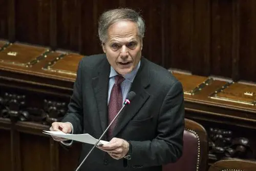Anche Moavero in campo ​per bocciare i minibot