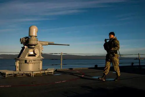 Portaerei e caccia da guerra: ora la Russia torna nel mirino