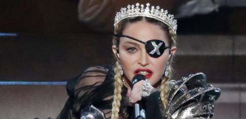 Madonna sbotta: "La mia età? Viene detta solo perché sono donna"