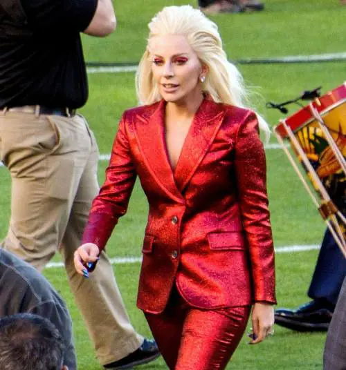 L'ex di Lady Gaga diventa un follower di Irina Shayk