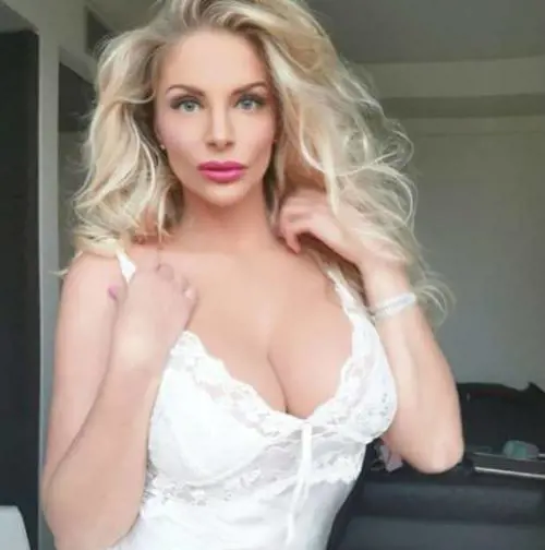 Francesca Cipriani seducente su Instagram 