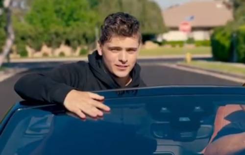 Infortunio per il dj Martin Garrix: cancellati tutti gli spettacoli