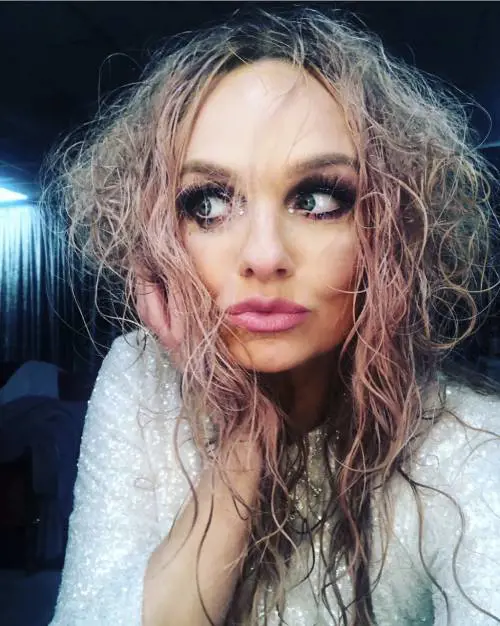 Il diluvio non ferma il concerto delle Spice Girls