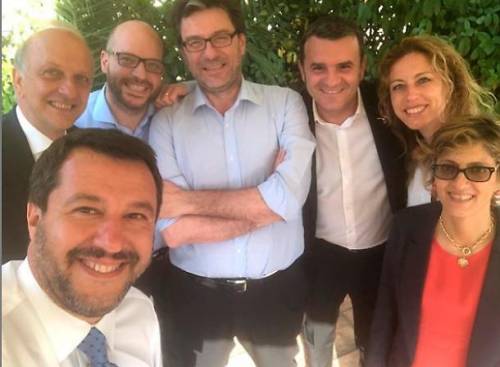 I leghisti non ne possono più Ma Salvini non molla i grillini