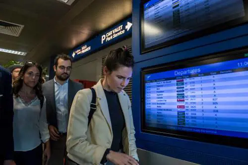 Meredith, Amanda Knox atterra a Milano: il ritorno in Italia