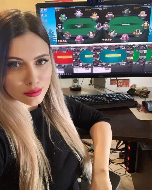 Morta Liliya Novikova, la stella del poker russa folgorata da una scossa