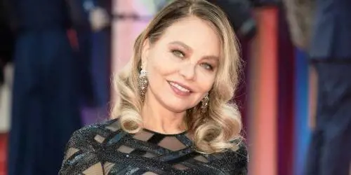 "Giochi sullo scambio di persona". Fan confusi sul nudo di Ornella Muti
