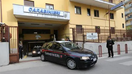 Aggrediscono e spingono a terra anziano: arrestati due giovani marocchini