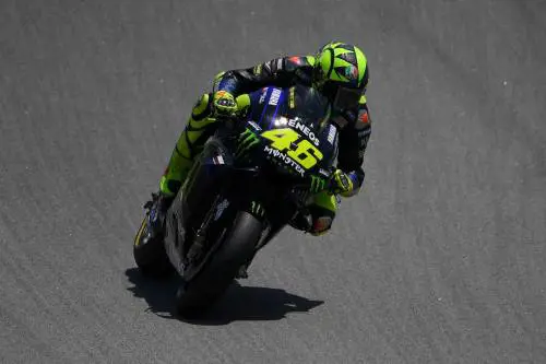 MotoGp, Rossi accusa Lorenzo: "Mi ha falciato, mi sono fatto anche male"