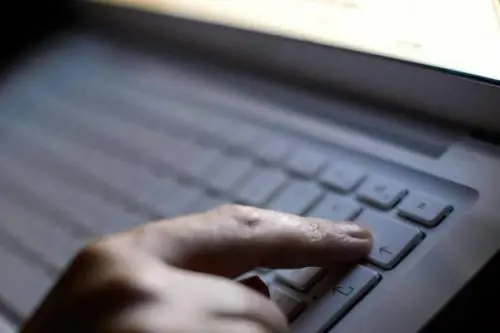 Adescò ragazzina su Facebook: indagato carabiniere di 50 anni