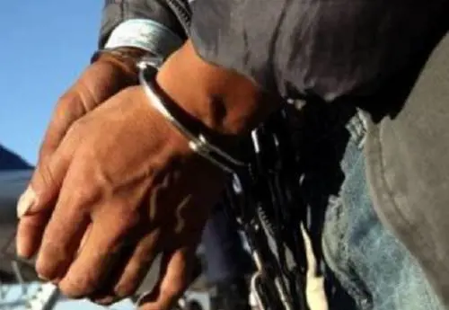 Tunisino insospettisce agenti: è irregolare e deve scontare una condanna