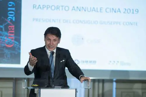 Finta tregua nel governo "Si vota tra quattro anni"