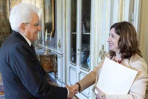 "Pensa solo ai minori stranieri". Rivolta contro la toga garante dell'infanzia